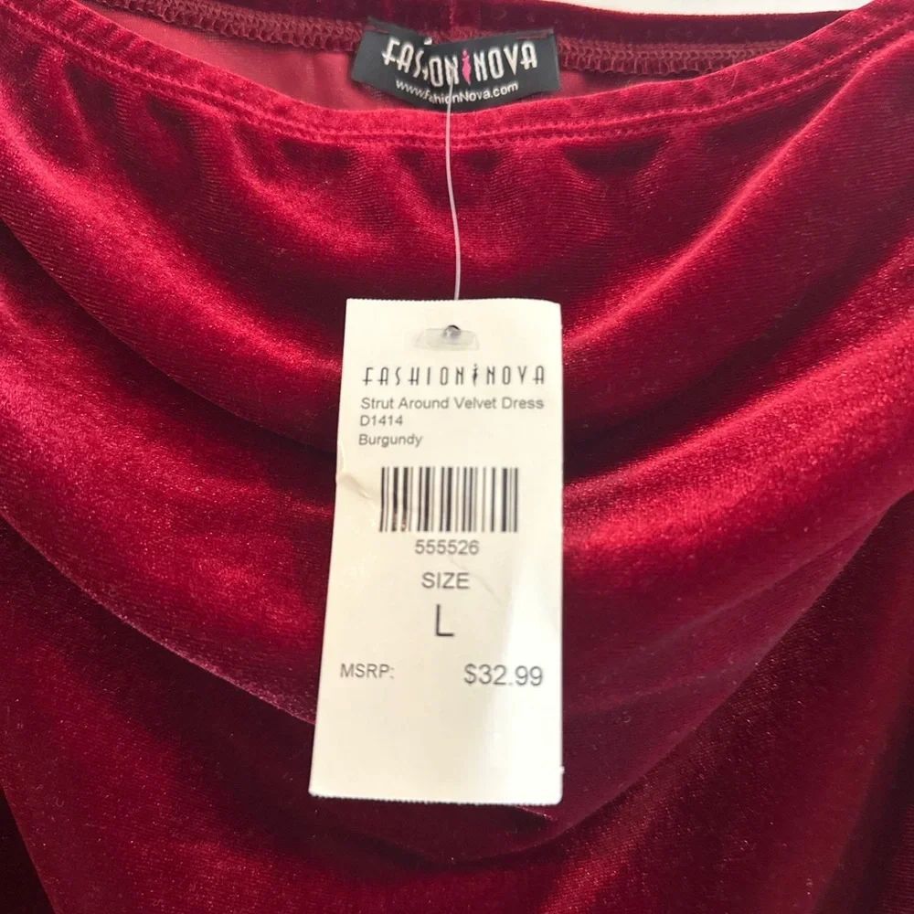 Red velvet mini dress - Picture 2 of 3